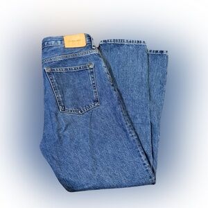 EVERLANE the highrise cheeky Jean straight leg button fly size 26 100%cotton